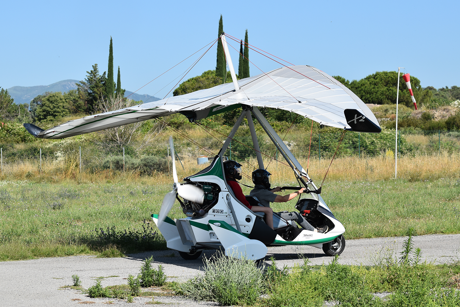 fly/lifestyle-bionix2-15-tanarg-neo-product-ulm-pendulaire-microlihgt-ultralight-trike-wing-1.png